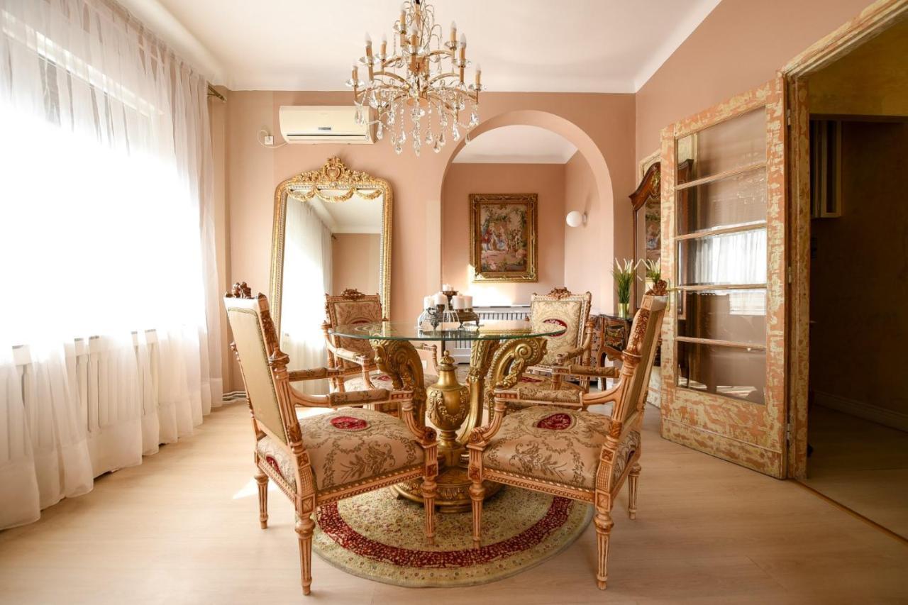 Appartement Baroque Splendor: Breathtaking Views & Design à Bucarest Extérieur photo
