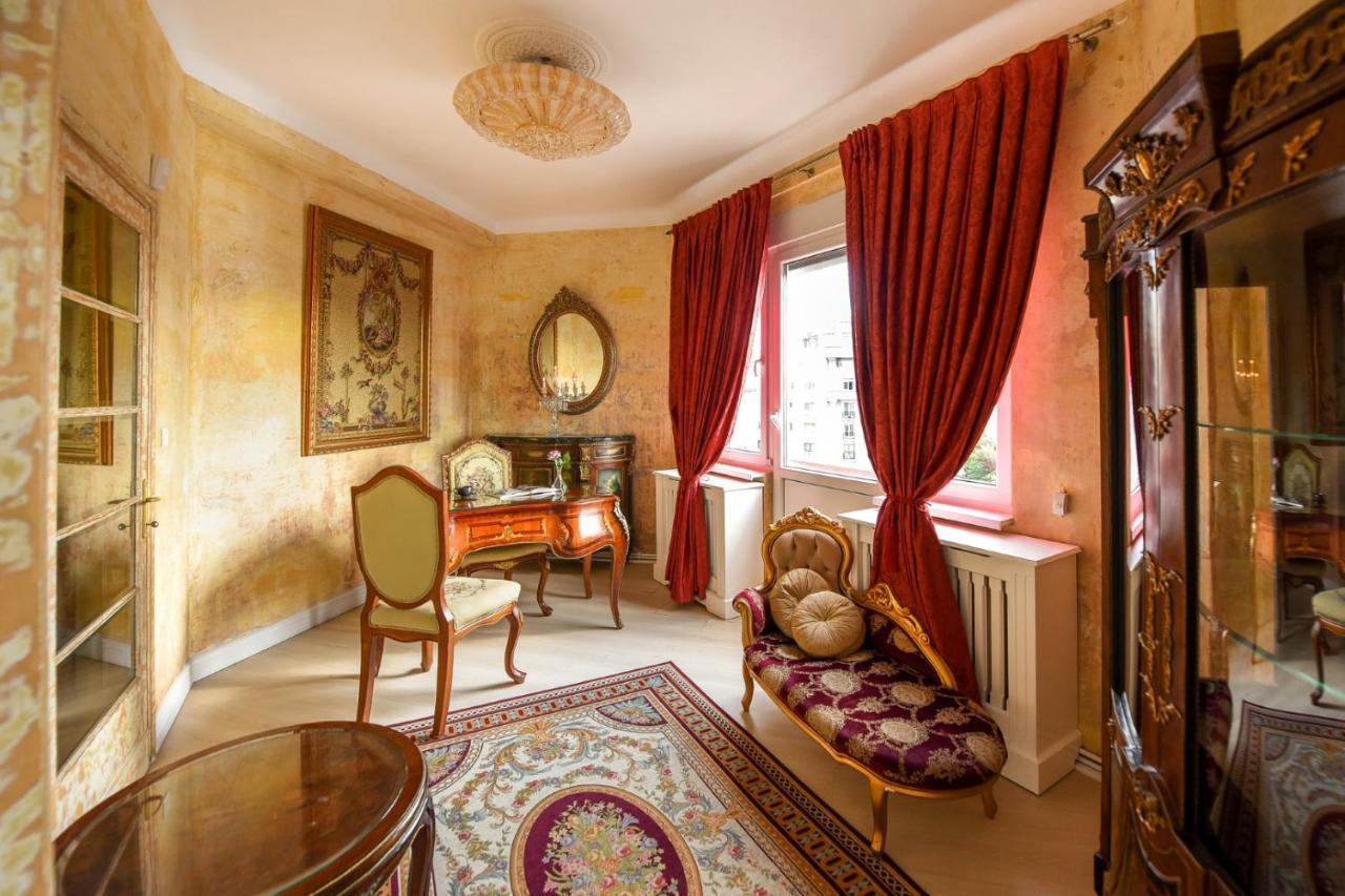 Appartement Baroque Splendor: Breathtaking Views & Design à Bucarest Extérieur photo