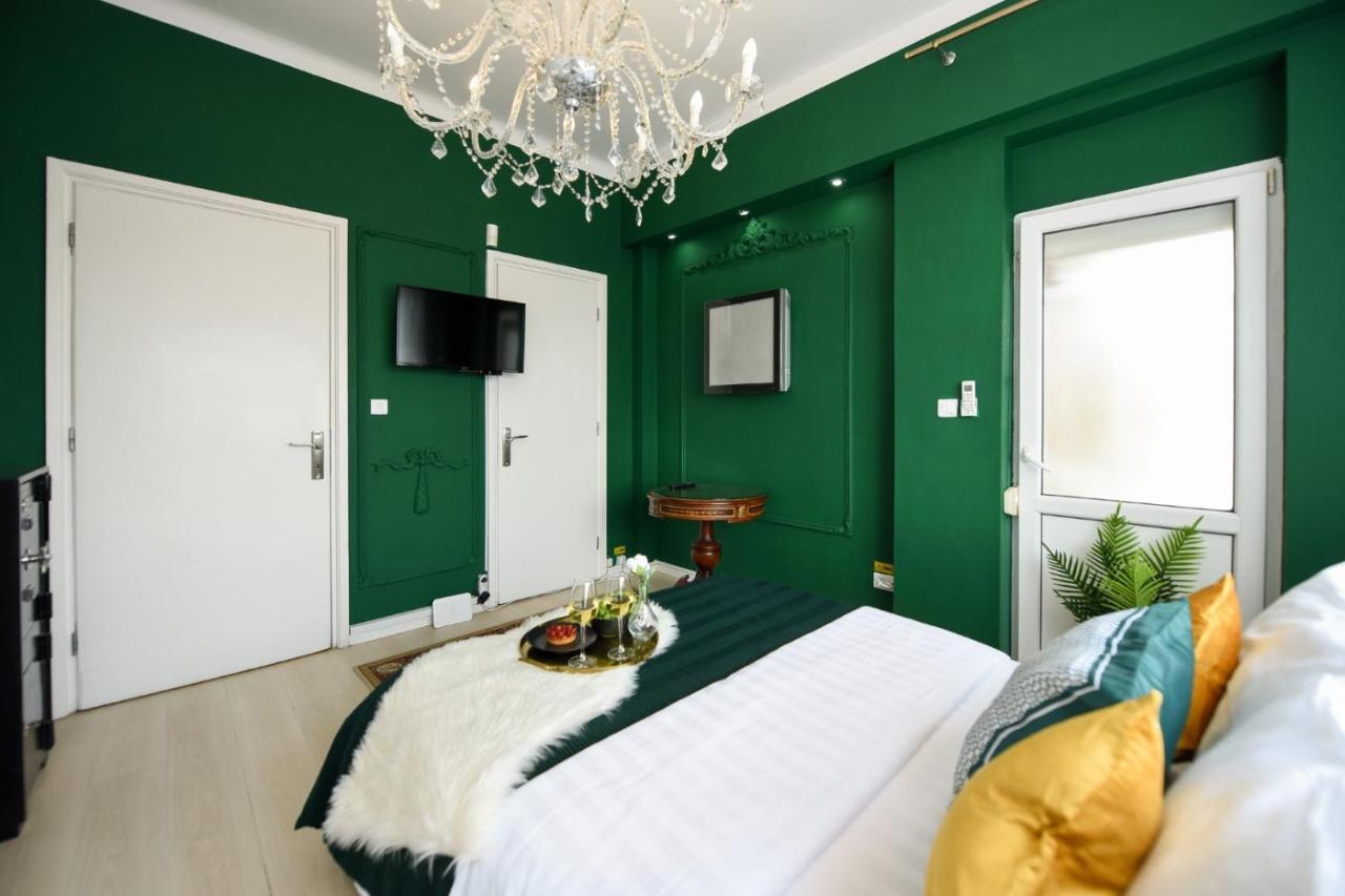 Appartement Baroque Splendor: Breathtaking Views & Design à Bucarest Extérieur photo