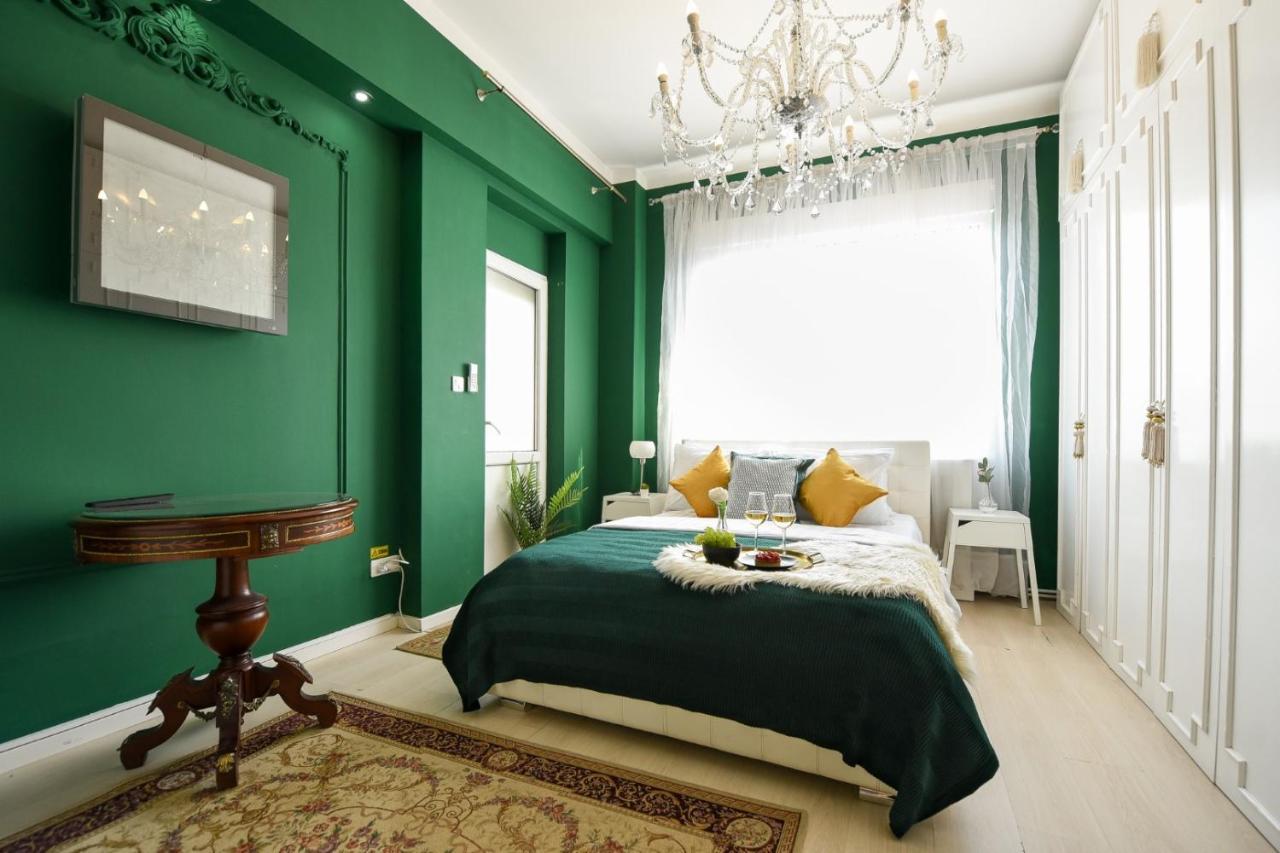 Appartement Baroque Splendor: Breathtaking Views & Design à Bucarest Extérieur photo